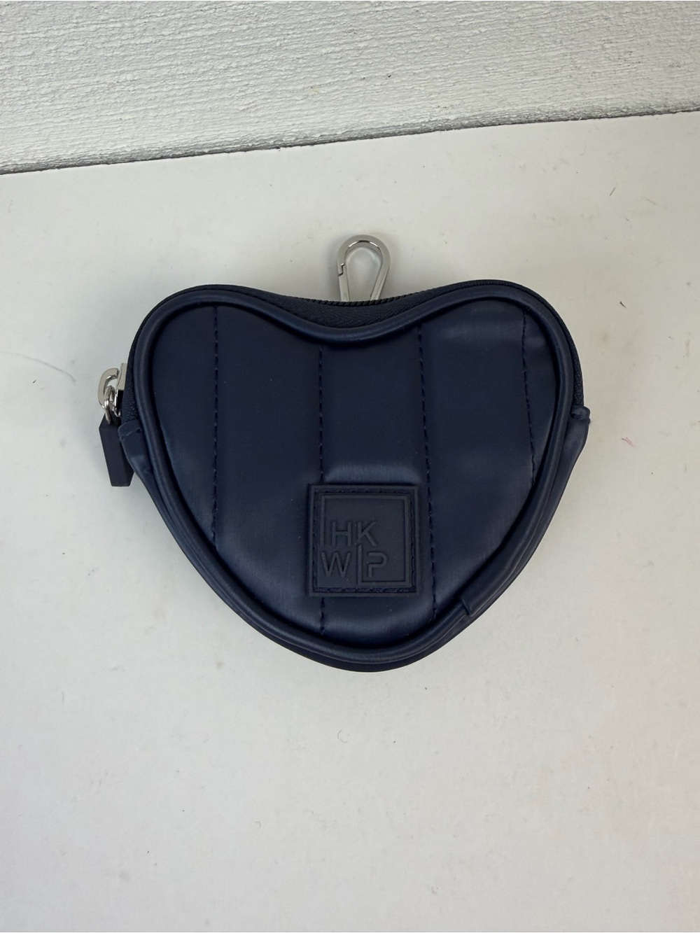 Ihkwip Navy Heart Shaped Clip-on Pouch